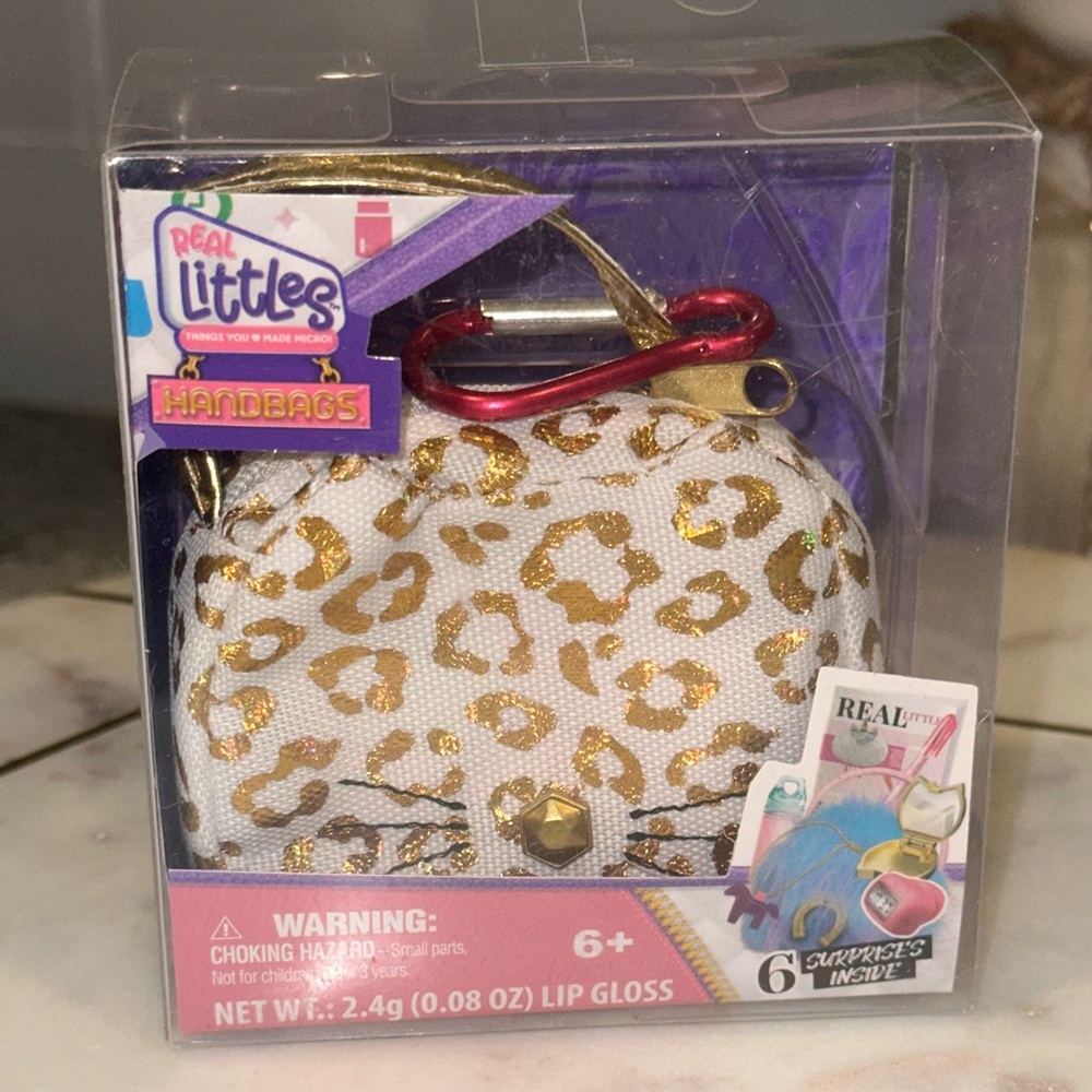 NIB REAL LITTLES Collectible Micro Handbag with 6 Beauty Surprises Inside Cat